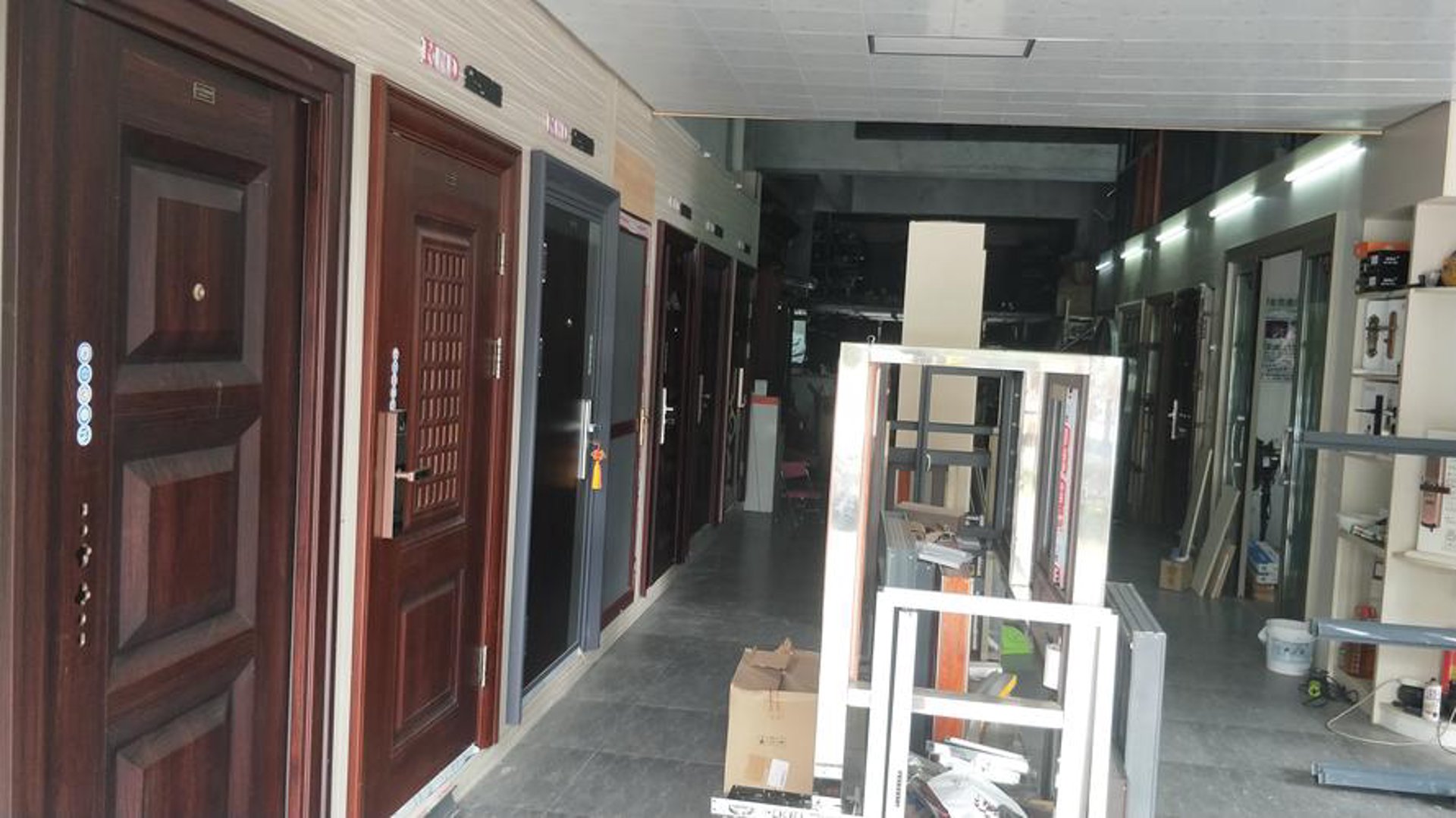静唯建材